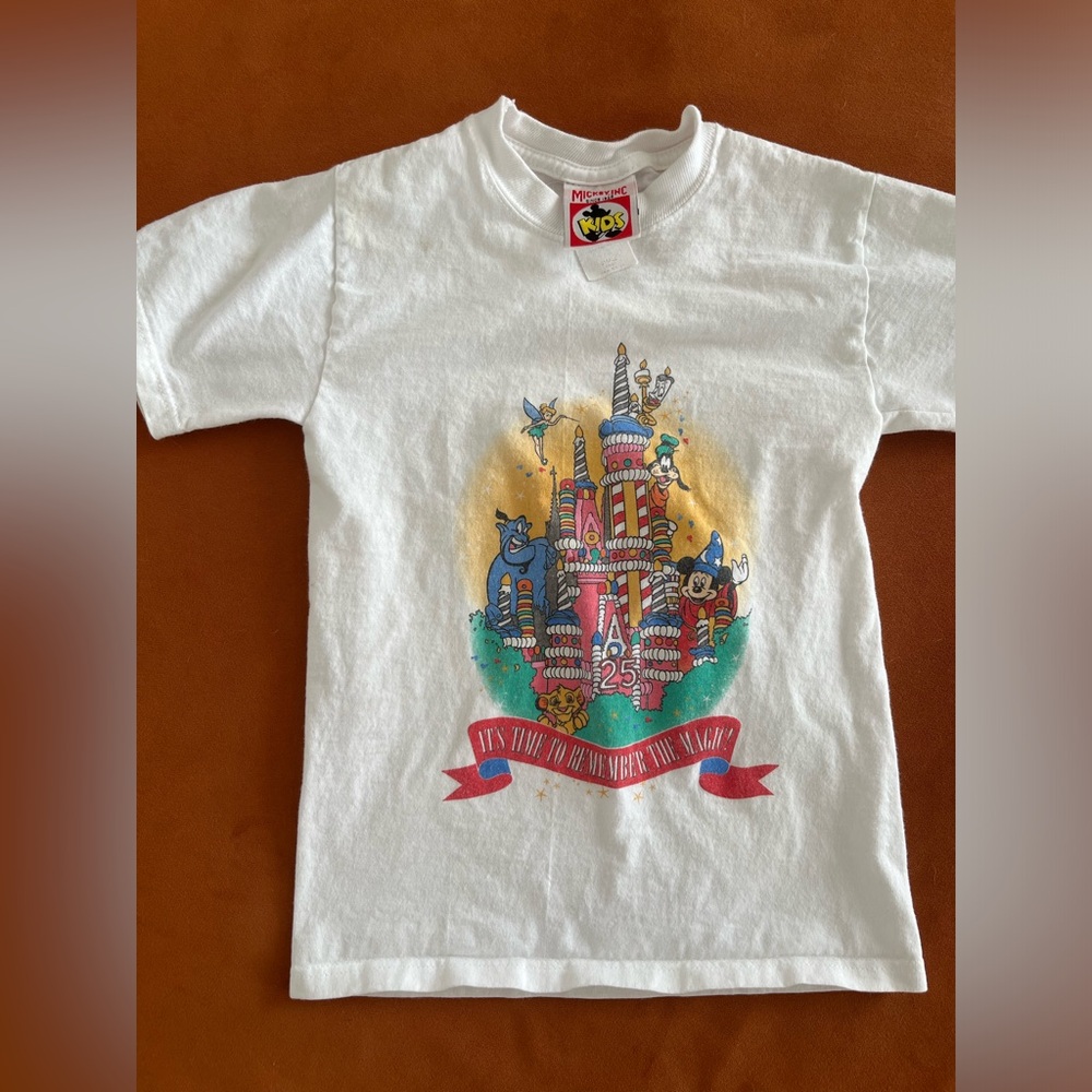Vintage kids t shirt 25th anniversary disneyland size small